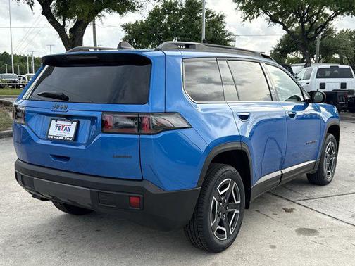 Hydro Blue Pearlcoat 2026 Jeep Cherokee Laredo 4x4