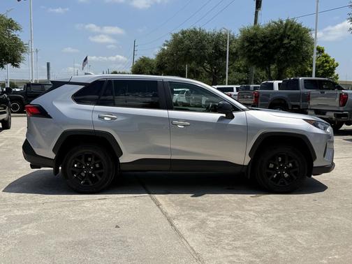 Silver Sky Metallic 2022 Toyota RAV4 LE