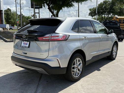 ICONIC SILVER 2024 Ford Edge SEL
