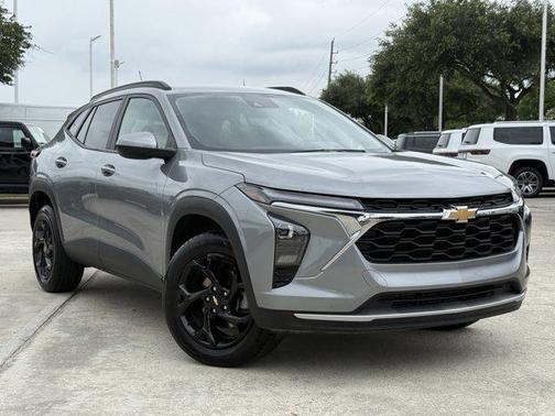 Sterling Gray Metallic 2025 Chevrolet Trax LT