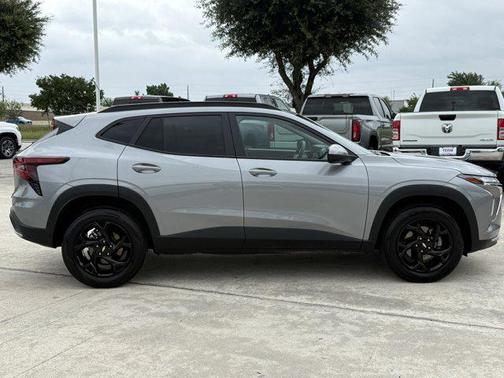 Sterling Gray Metallic 2025 Chevrolet Trax LT