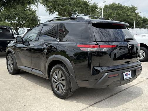 Super Black 2024 Nissan Pathfinder SV FWD