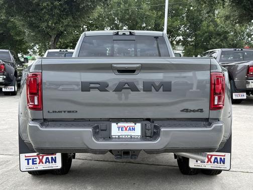 Ceramic Gray Clearcoat 2026 RAM 3500 Limited Crew Cab 4x4 8' Box