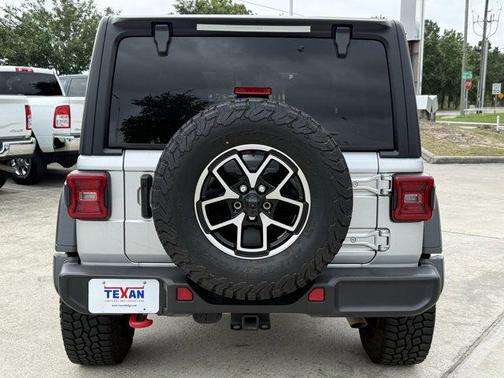 Silver Zynith Clearcoat 2024 Jeep Wrangler Rubicon