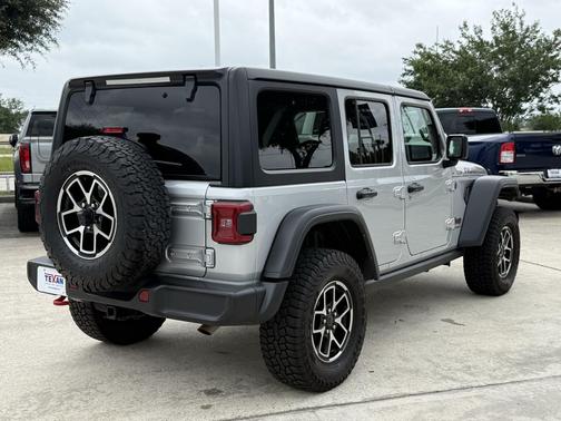 Silver Zynith Clearcoat 2024 Jeep Wrangler Rubicon