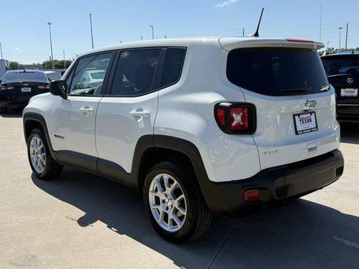 Alpine White Clearcoat 2023 Jeep Renegade Latitude