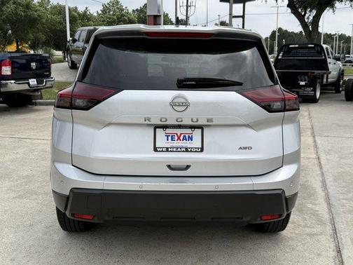 Brilliant Silver Metallic 2024 Nissan Rogue S