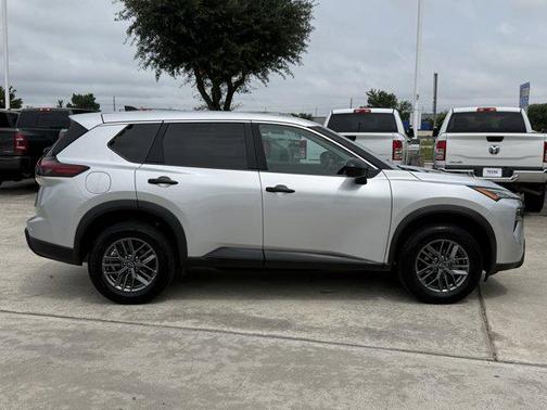 Brilliant Silver Metallic 2024 Nissan Rogue S