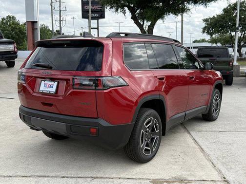 Red Hot Pearlcoat 2026 Jeep Cherokee Laredo 4x4