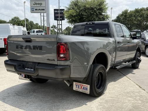 Ceramic Gray Clearcoat 2026 RAM 3500 Tradesman Crew Cab 4x4 8' Box