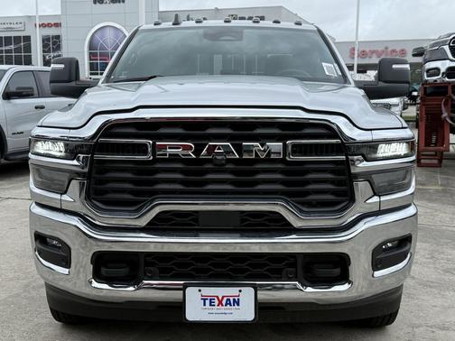 Silver Zynith 2026 RAM 3500 Tradesman Crew Cab 4x4 8' Box
