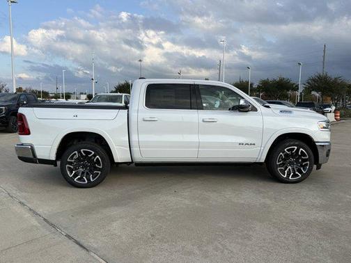 Ivory White Tri-Coat Pearlcoat 2026 RAM 1500 Longhorn