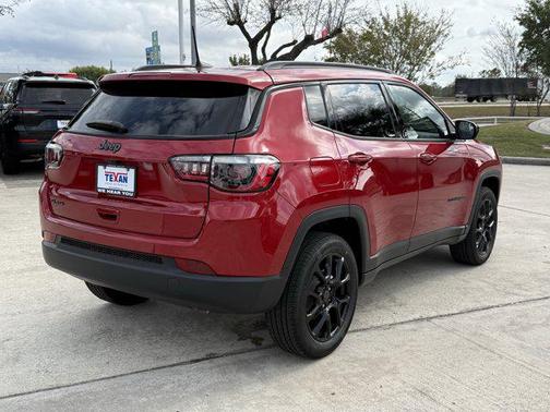 Red Hot Pearlcoat 2026 Jeep Compass Latitude