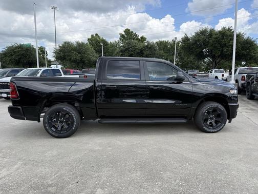 Diamond Black Crystal Pearlcoat 2026 RAM 1500 Express