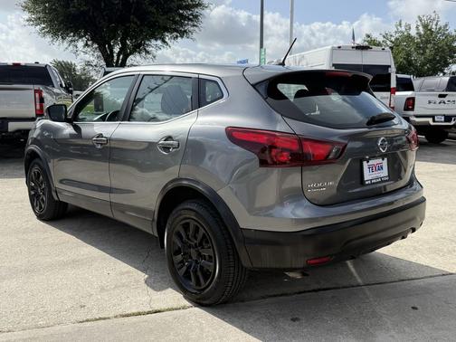 Gun Metallic 2019 Nissan Rogue Sport S