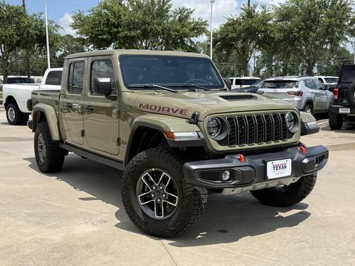 41 2025 Jeep Gladiator Mojave 4x4