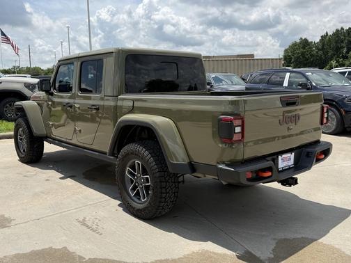 41 2025 Jeep Gladiator Mojave 4x4