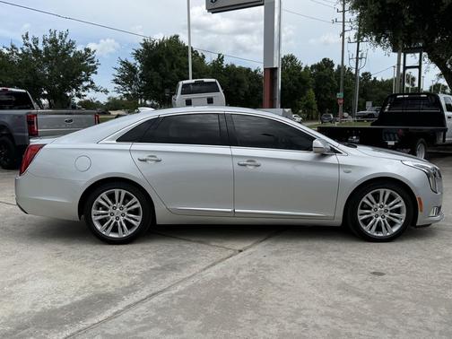 Radiant Silver Metallic 2019 Cadillac XTS Luxury