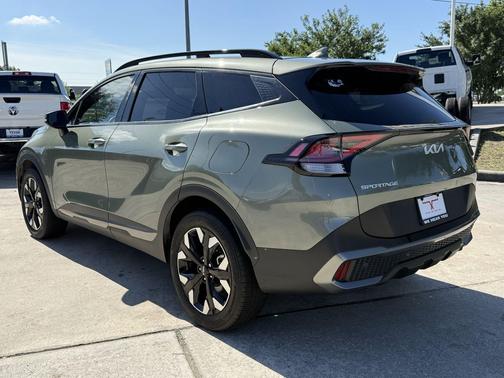 Jungle Green 2024 Kia Sportage X-Line