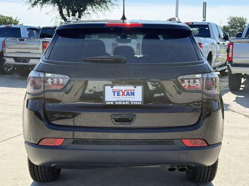 Diamond Black Crystal Pearlcoat 2021 Jeep Compass Latitude