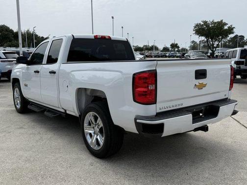Summit White 2018 Chevrolet Silverado 1500 Custom