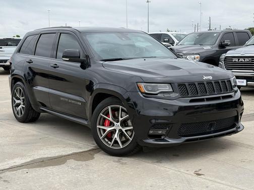 Diamond Black Crystal Pearlcoat 2017 Jeep Grand Cherokee SRT