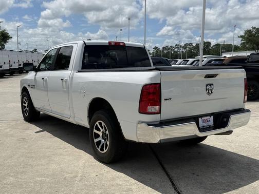 Bright White Clearcoat 2018 RAM 1500 SLT