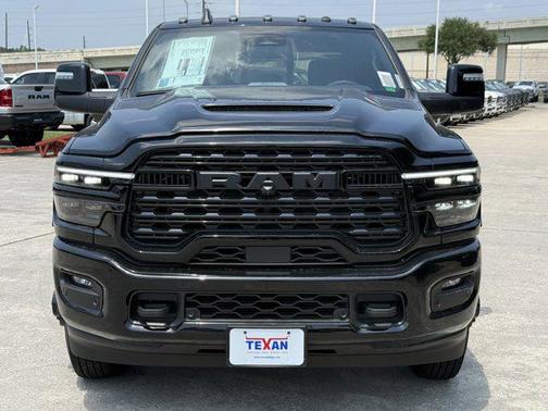 Diamond Black Crystal Pearlcoat 2026 RAM 3500 Limited Mega Cab 4x4 6'4' Box