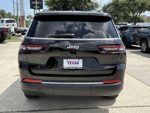 Diamond Black Crystal Pearlcoat 2026 Jeep Grand Cherokee L Laredo