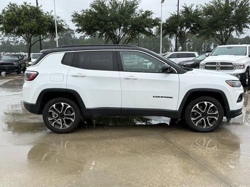 Bright White Clearcoat 2023 Jeep Compass Limited