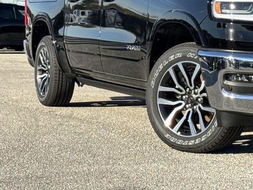 Diamond Black Crystal Pearlcoat 2026 RAM 1500 Longhorn