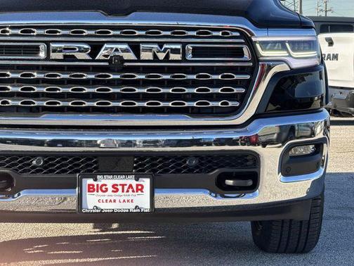 Diamond Black Crystal Pearlcoat 2026 RAM 1500 Longhorn