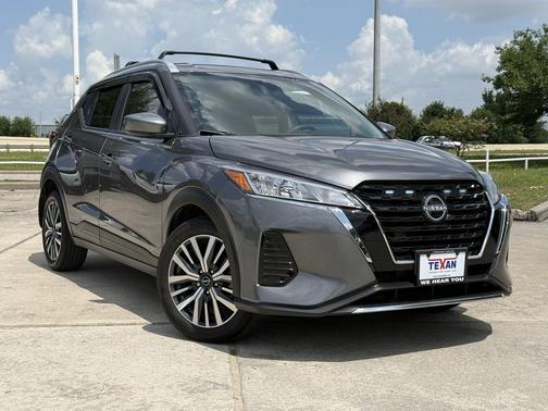 Gun Metallic 2024 Nissan Kicks SV