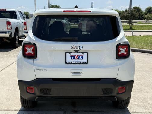 Alpine White Clearcoat 2023 Jeep Renegade Latitude