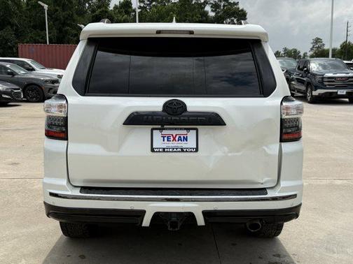 Blizzard Pearl 2019 Toyota 4Runner SR5