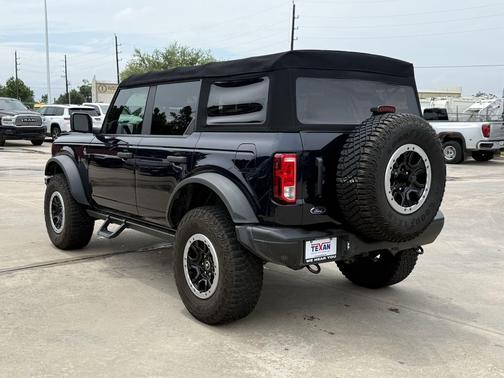 ANTIMATTER BLUE METALLIC 2021 Ford Bronco Black Diamond