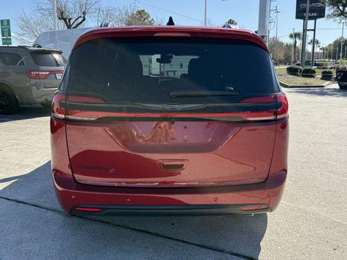 Red Hot Pearlcoat 2026 Chrysler Pacifica L