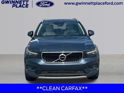 2021 Volvo XC40 T5 Momentum