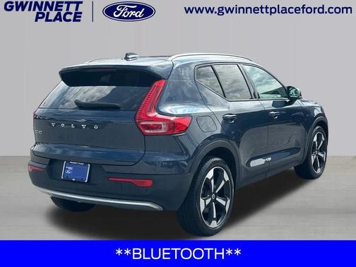 2021 Volvo XC40 T5 Momentum