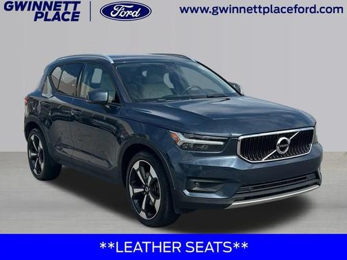 2021 Volvo XC40 T5 Momentum
