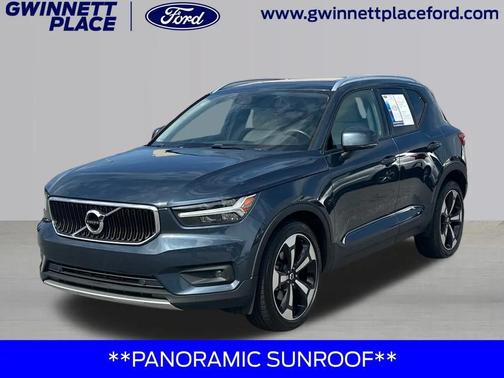 2021 Volvo XC40 T5 Momentum