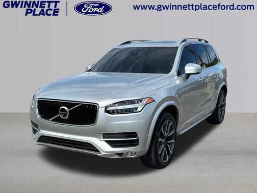 Bright Silver 2018 Volvo XC90 T5 Momentum
