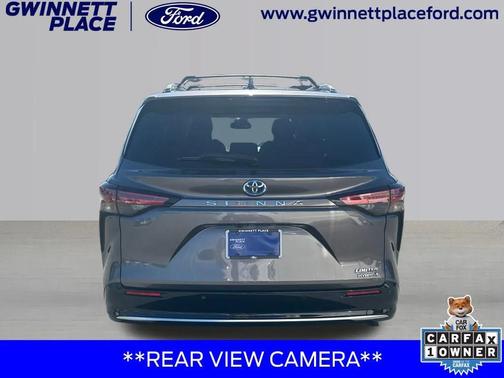 2022 Toyota Sienna Limited 7-Passenger