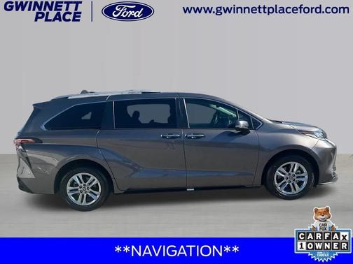 2022 Toyota Sienna Limited 7-Passenger