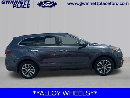 2017 Hyundai SANTA FE SE