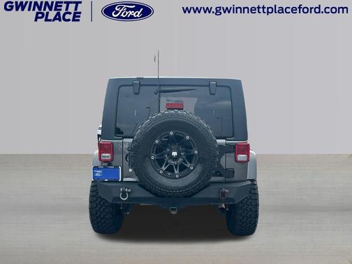 Granite Crystal Metallic Clearcoat 2016 Jeep Wrangler Unlimited Sahara