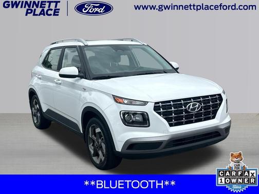 Lunar White 2024 Hyundai VENUE SEL