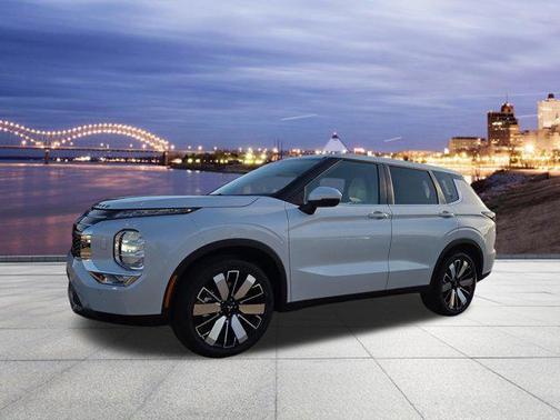White Diamond 2026 Mitsubishi Outlander LE 2.5 S-AWC