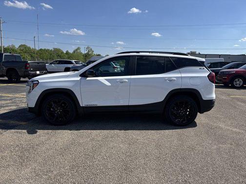 Summit White 2024 GMC Terrain SLE