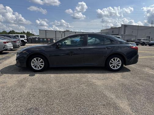 Underground 2025 Toyota Camry SE